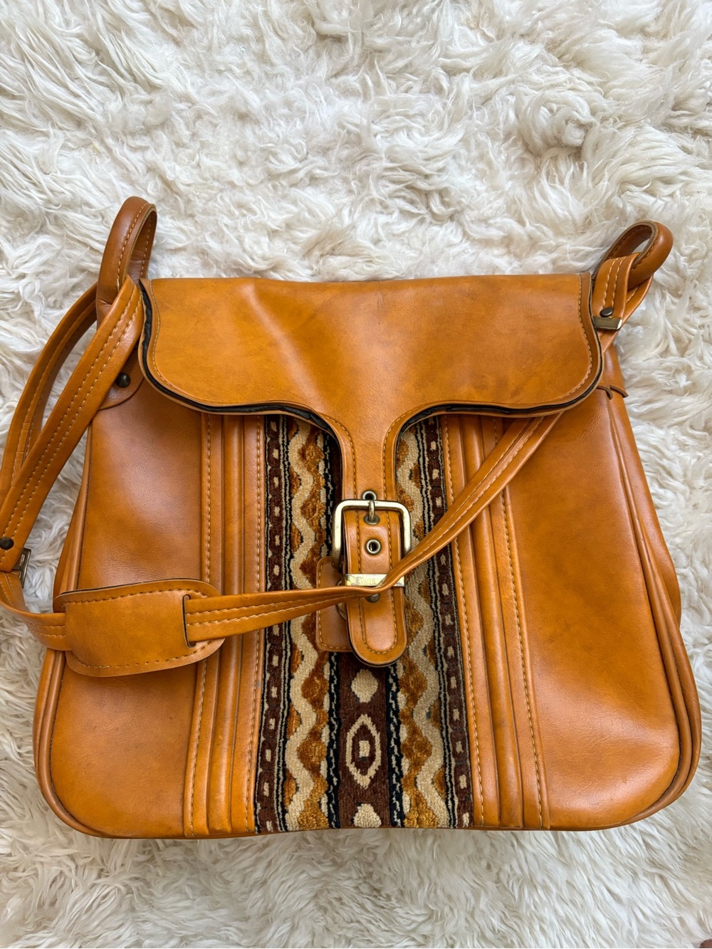 Vintage Caramel Brown Shoulder Bag with Patterned Front 🤎☁️☀️ - Picture 6 of 6